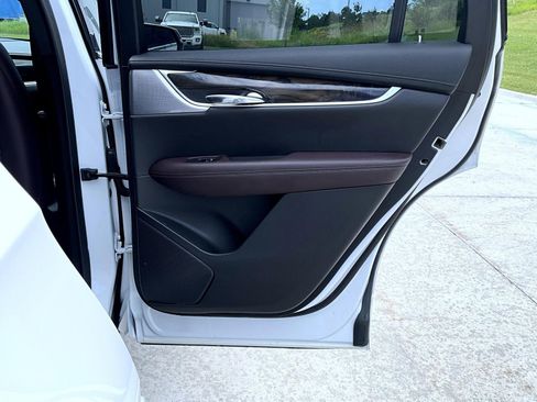 Used 2021 Cadillac XT6 Premium Luxury image 23