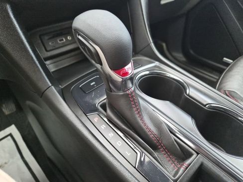 Used 2024 Chevrolet Equinox RS w/ RS Leather Package image 32