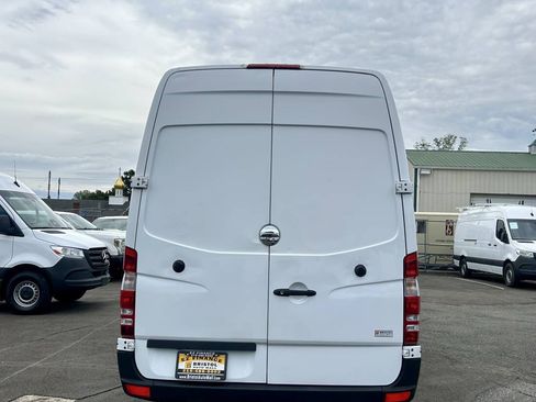 Used 2017 Mercedes-Benz Sprinter 2500 image 4