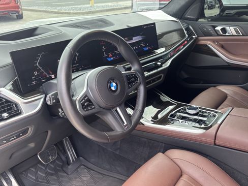 Used 2025 BMW X7 M60i AWD/4WD image 22