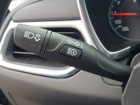 Used 2020 Chevrolet Equinox LT image 18