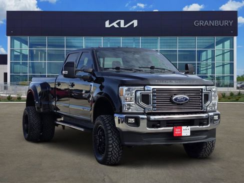 Used 2022 Ford F350 Lariat w/ Lariat Ultimate Package image 3