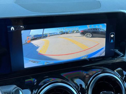 New 2026 Mercedes-Benz GLB 250 image 5