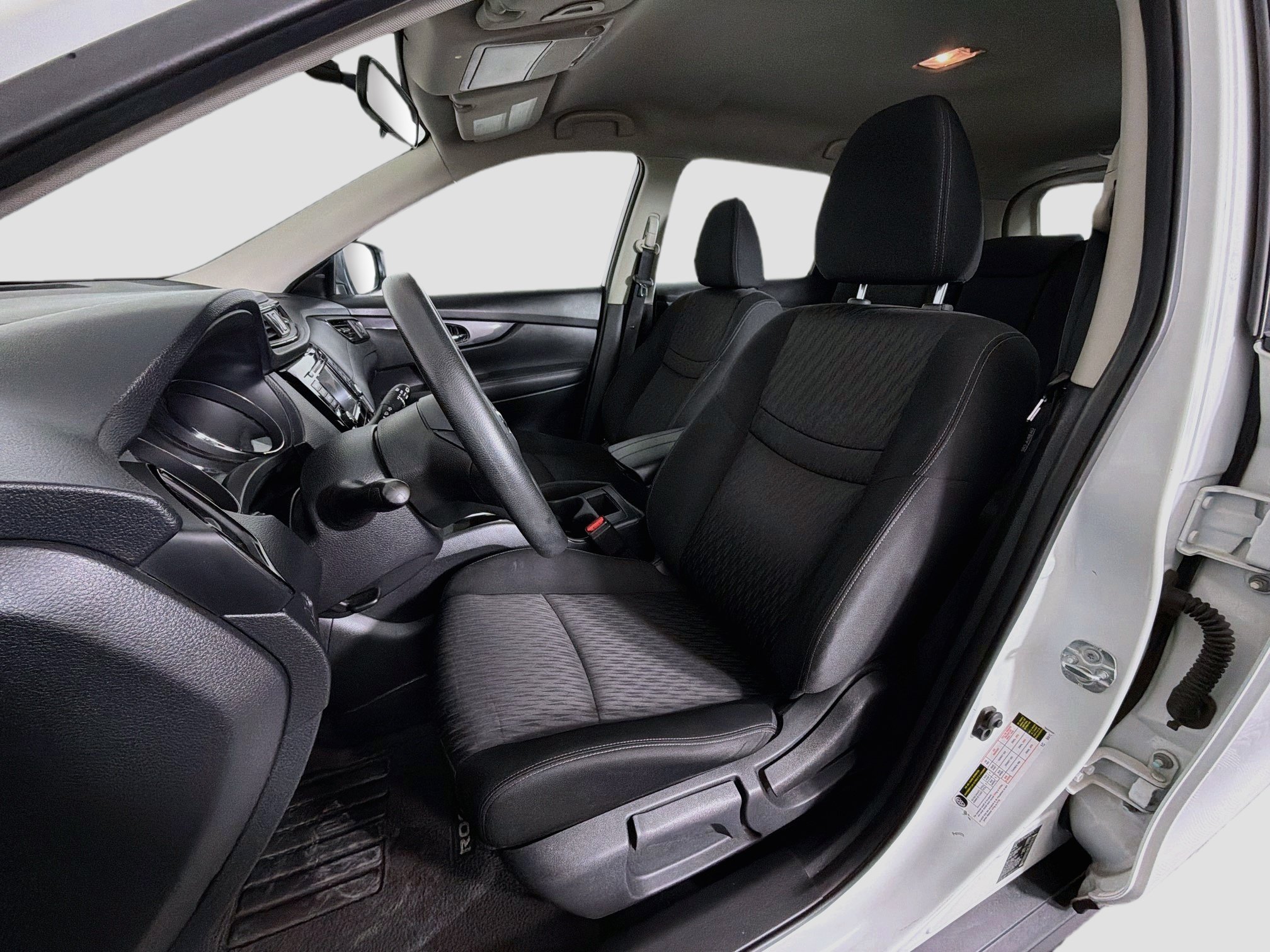 Used 2018 Nissan Rogue S FWD image 13