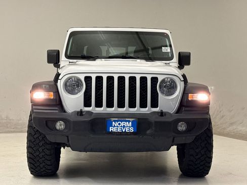 Used 2020 Jeep Gladiator Sport w/ Quick Order Package 24S AWD/4WD image 3
