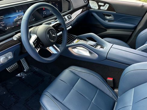 New 2025 Mercedes-Benz GLS 580 4MATIC image 15
