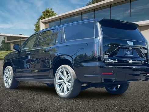 New 2026 Cadillac Escalade ESV Platinum Sport AWD/4WD image 6