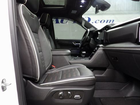 Used 2022 GMC Sierra 1500 AT4X image 30