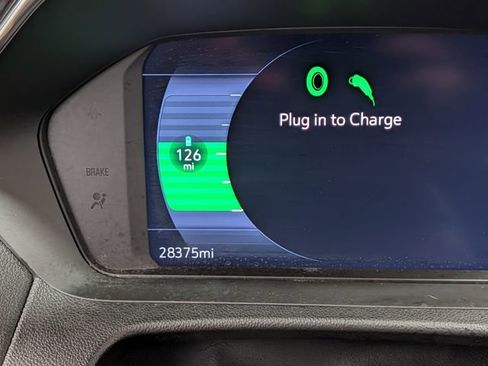 Used 2023 Chevrolet Bolt EUV LT w/ Comfort Package image 19