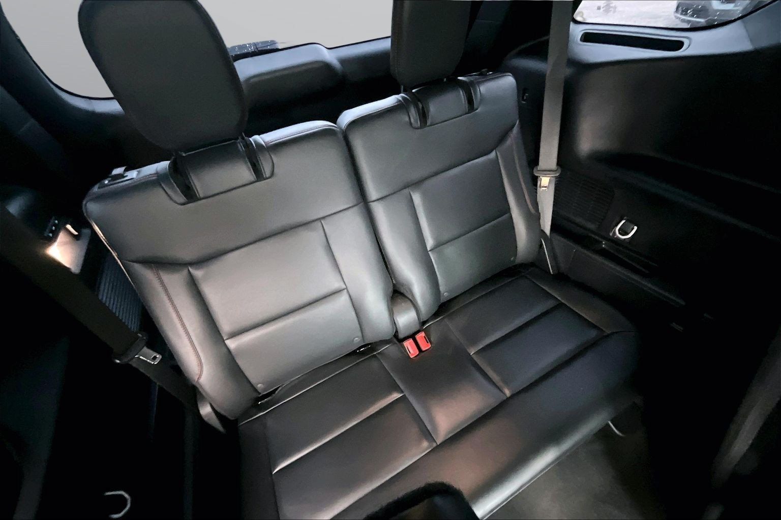 Used 2025 Ford Explorer ST RWD image 19