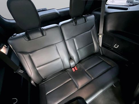 Used 2025 Ford Explorer ST image 19