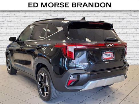 Used 2025 Kia Seltos EX w/ EX Sunroof Package image 3