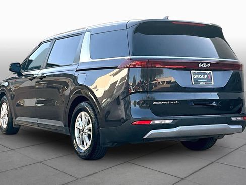Used 2022 Kia Carnival LX FWD image 12