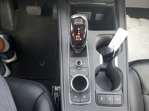 Used 2024 Cadillac XT4 Premium Luxury image 36