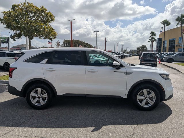 Certified 2021 Kia Sorento LX FWD image 6