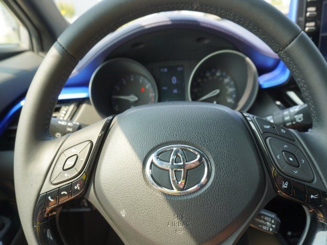 Used 2020 Toyota C-HR XLE FWD image 21