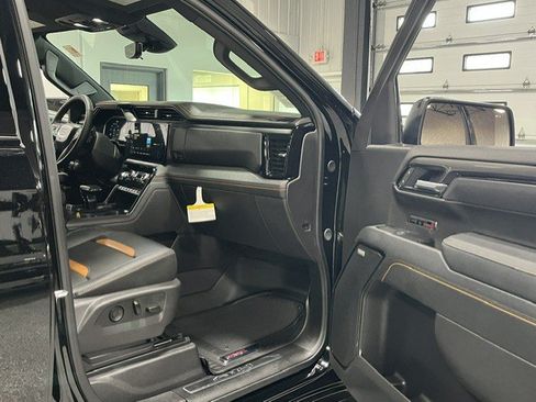 Certified 2026 GMC Sierra 1500 AT4 w/ AT4 Premium Package AWD/4WD image 9