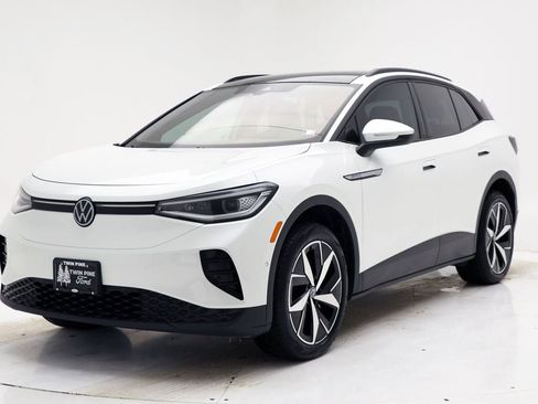 Used 2023 Volkswagen ID.4 Pro S image 2