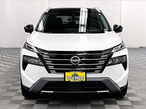 Used 2024 Nissan Rogue SL w/ SL Premium Package image 3