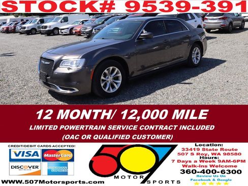 Used 2015 Chrysler 300 Limited RWD image 2