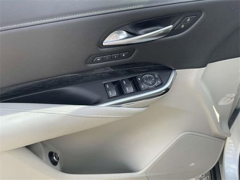 Used 2021 Cadillac XT4 Premium Luxury image 16