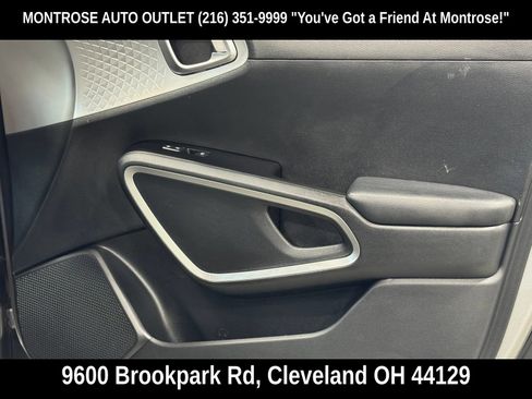 Used 2024 Kia Soul LX w/ Option Group 015 FWD image 46