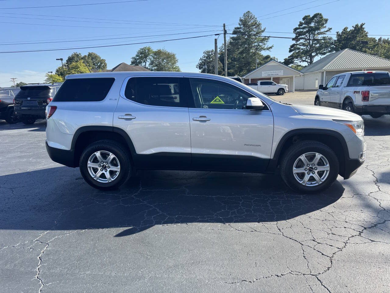 Used 2019 GMC Acadia SLE w/ LPO, Black Accent Package FWD image 7