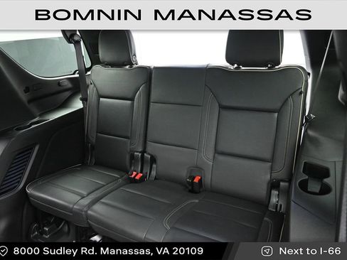 Used 2023 Chevrolet Tahoe Premier w/ Premium Package 2 AWD/4WD image 16