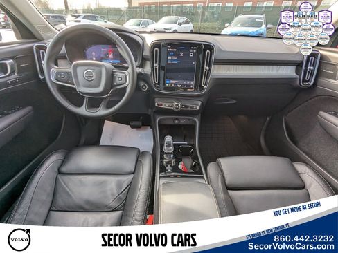 Certified 2023 Volvo XC40 B5 Ultimate w/ Protection Package Premier image 22