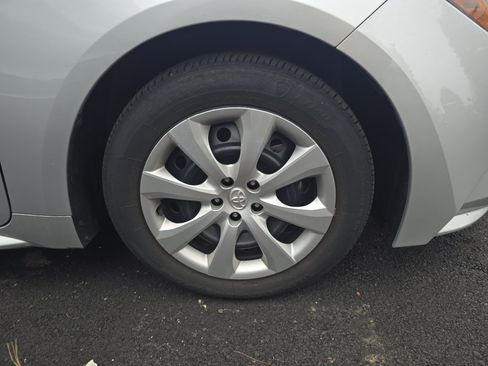 Used 2024 Toyota Corolla LE FWD image 7