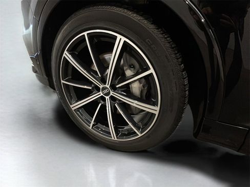 Used 2021 Audi Q7 3.0T Prestige image 28