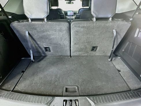 Used 2023 Ford Explorer XLT w/ Equipment Group 202A AWD/4WD image 34