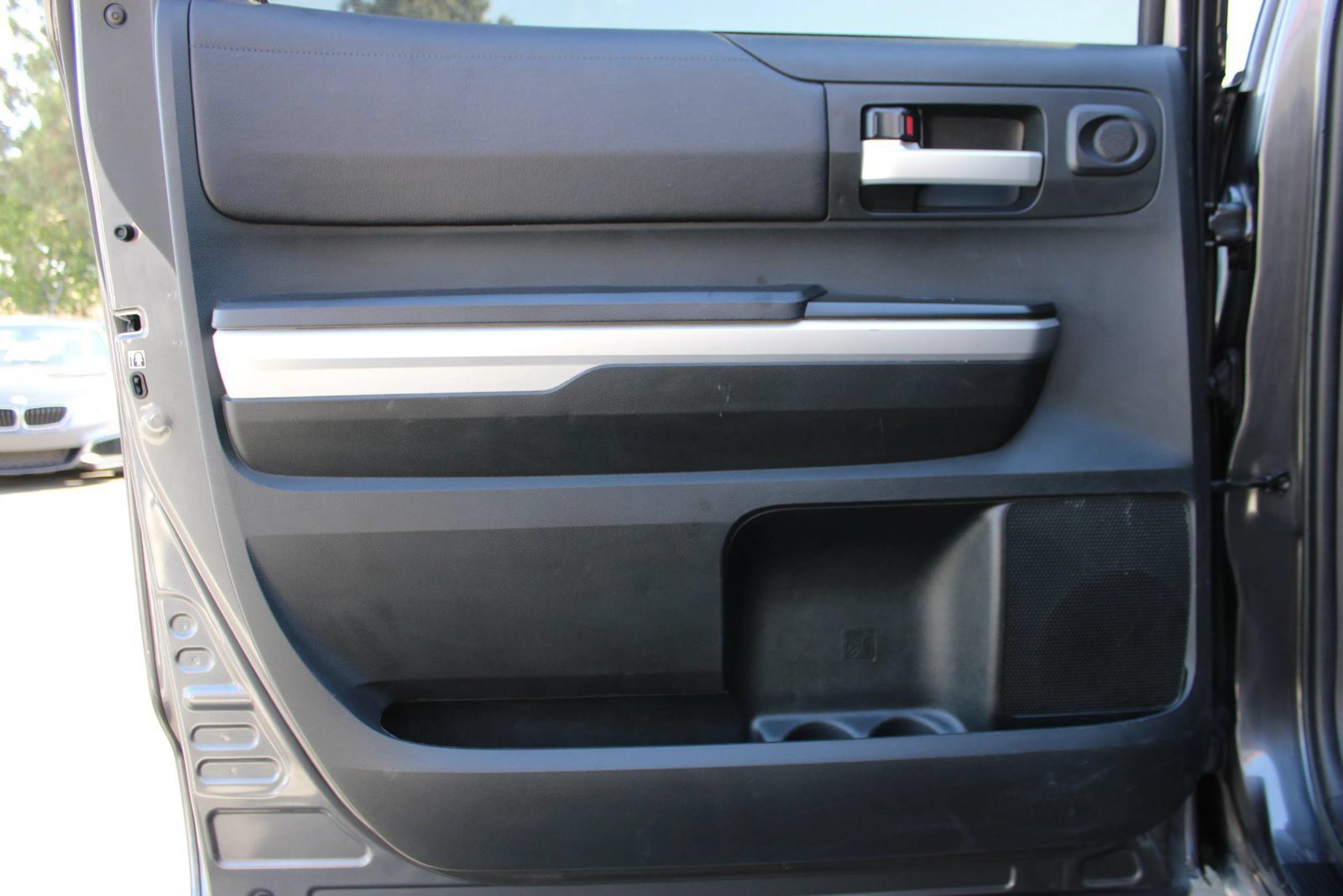 Used 2016 Toyota Tundra SR5 w/ SR5 Upgrade Package RWD image 13