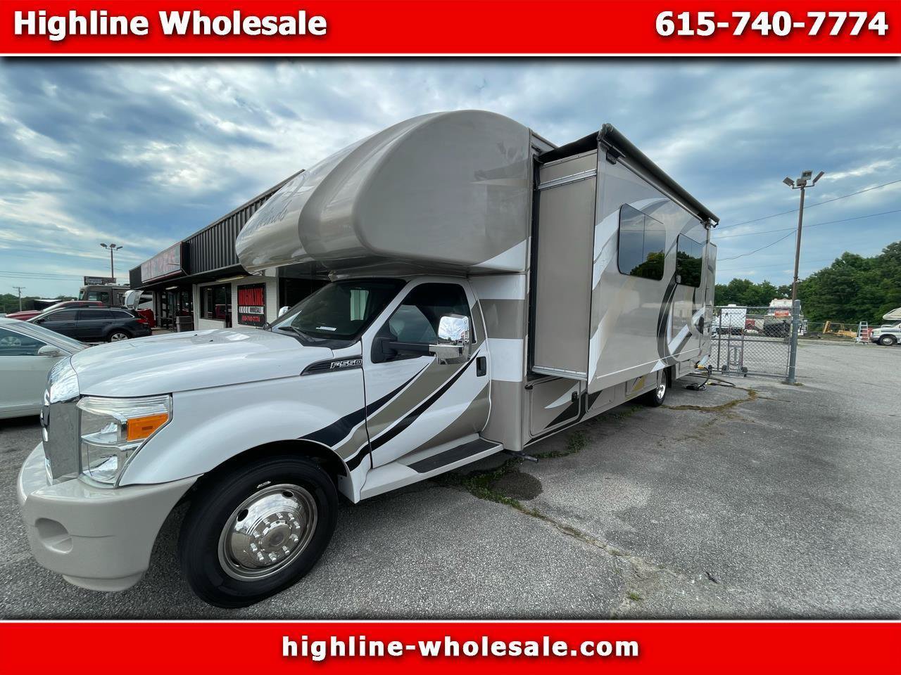 Used 2014 Ford F550 2WD Regular Cab Super Duty image 1