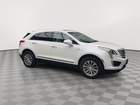 Used 2017 Cadillac XT5 Luxury w/ Driver Awareness Package image 42