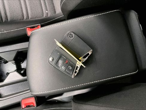 Used 2024 Volkswagen Tiguan S image 13