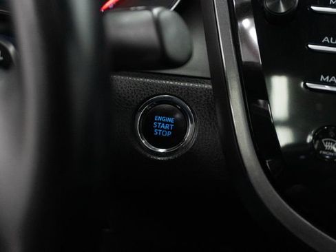 Used 2019 Toyota Camry XSE FWD image 10