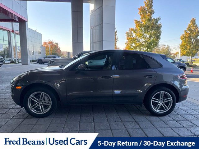 Used 2018 Porsche Macan AWD/4WD image 17