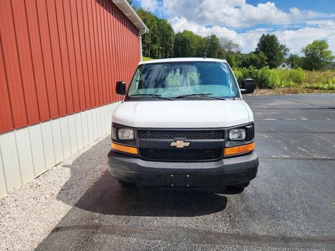 Used 2015 Chevrolet Express 2500 Extended RWD image 6