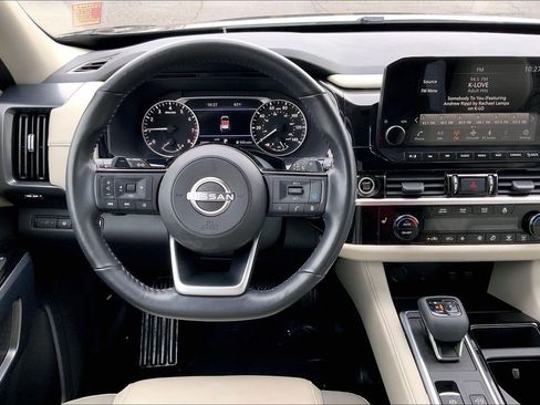 Used 2023 Nissan Pathfinder SL image 8