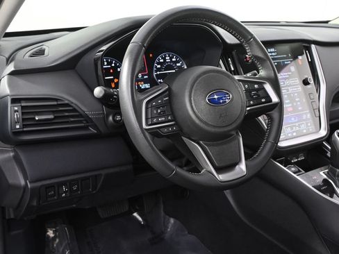 Used 2025 Subaru Outback Premium AWD/4WD image 12
