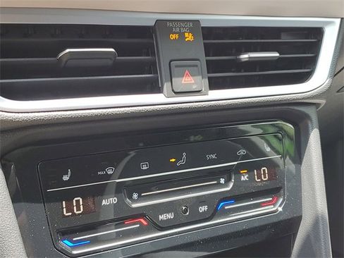 New 2025 Volkswagen Taos SE image 27