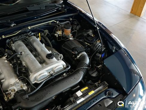 Used 1996 MAZDA MX-5 Miata RWD image 17