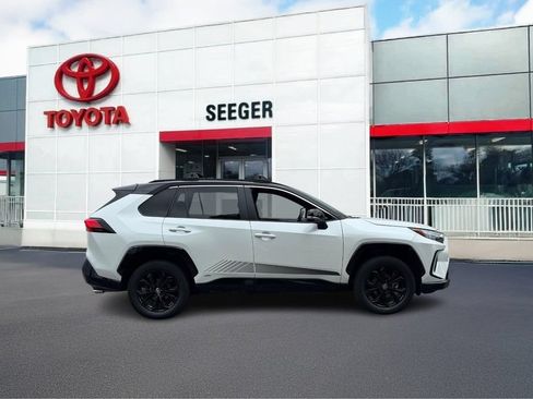 Used 2023 Toyota RAV4 XSE AWD/4WD image 2