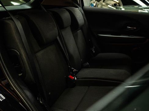 Used 2017 Honda HR-V LX image 11
