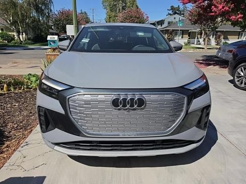 Used 2023 Audi Q4 e-tron Premium Plus w/ Premium Plus RWD image 4