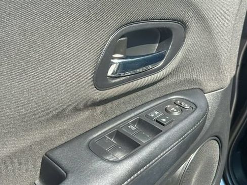 Used 2020 Honda HR-V LX image 23