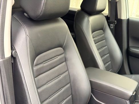 Used 2025 Honda CR-V EX-L image 12