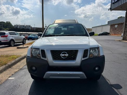 Used 2015 Nissan Xterra S w/ Value Package RWD image 2