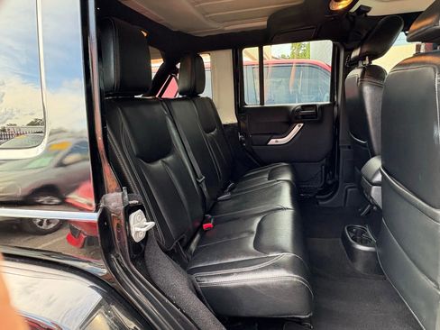 Used 2015 Jeep Wrangler Unlimited Sahara image 19